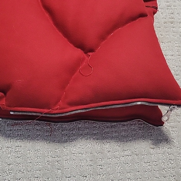AIREISSENSE Exclusive Red Padded Vest - Picture 4 of 6